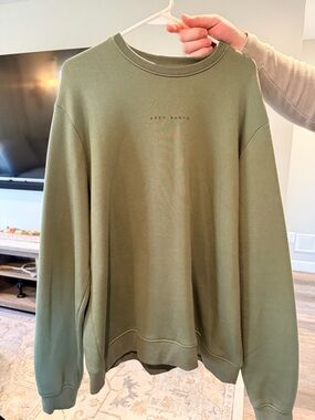 Men’s Cozy Earth Olive Green Crewneck Sweatshirt